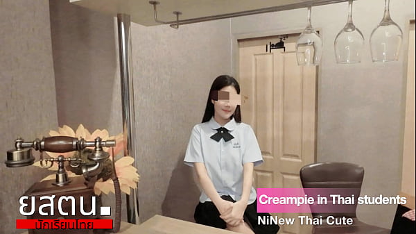 คลิปหลุด นักเรียนไทย ม.ปลาย เย็ดหน้ากระจกก่อนไปโรงเรียน NiNewThai